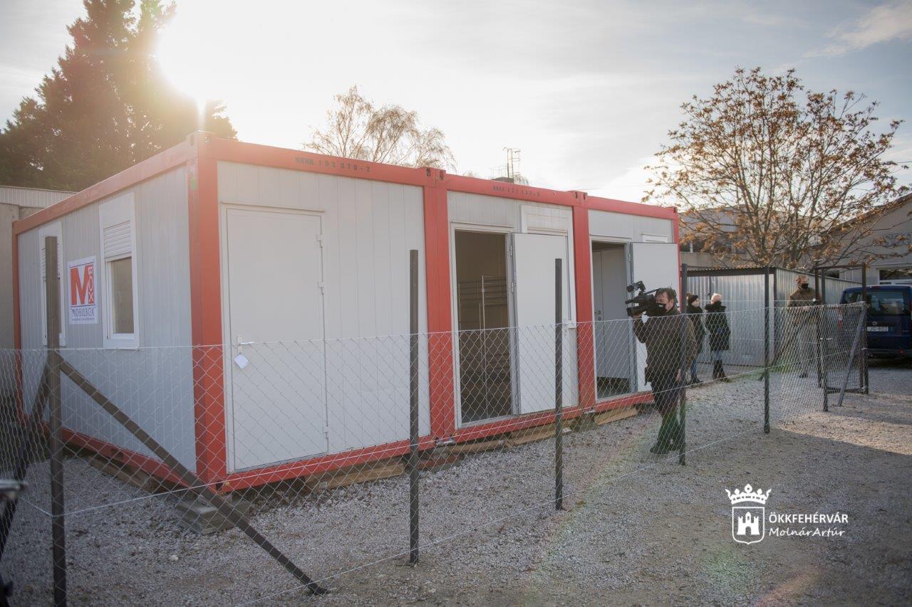 Mobilkonténerek segítik az ellátást a  Kríziskezelő Központban